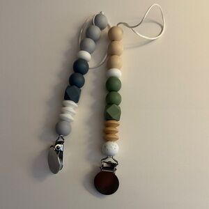 Amazon Silicone Pacifier Clip Set - Gray, Blue, Green, Tan